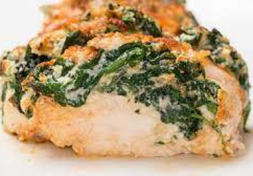 Грудка куриная запеченная со шпинатом и сыром